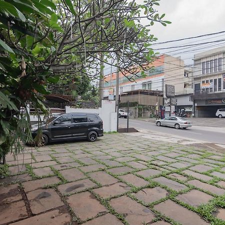 Imelda Residence Setrasari RedPartner Bandung Esterno foto