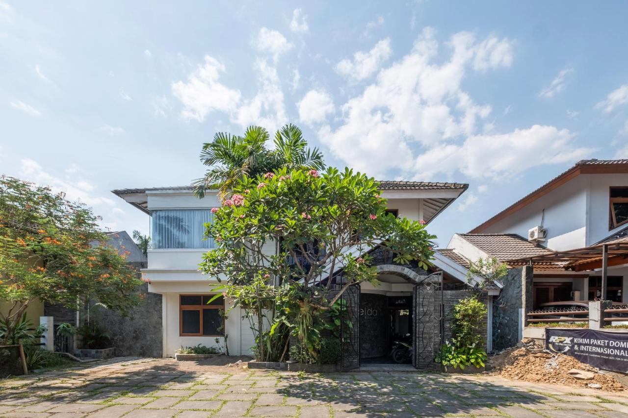 Imelda Residence Setrasari RedPartner Bandung Esterno foto