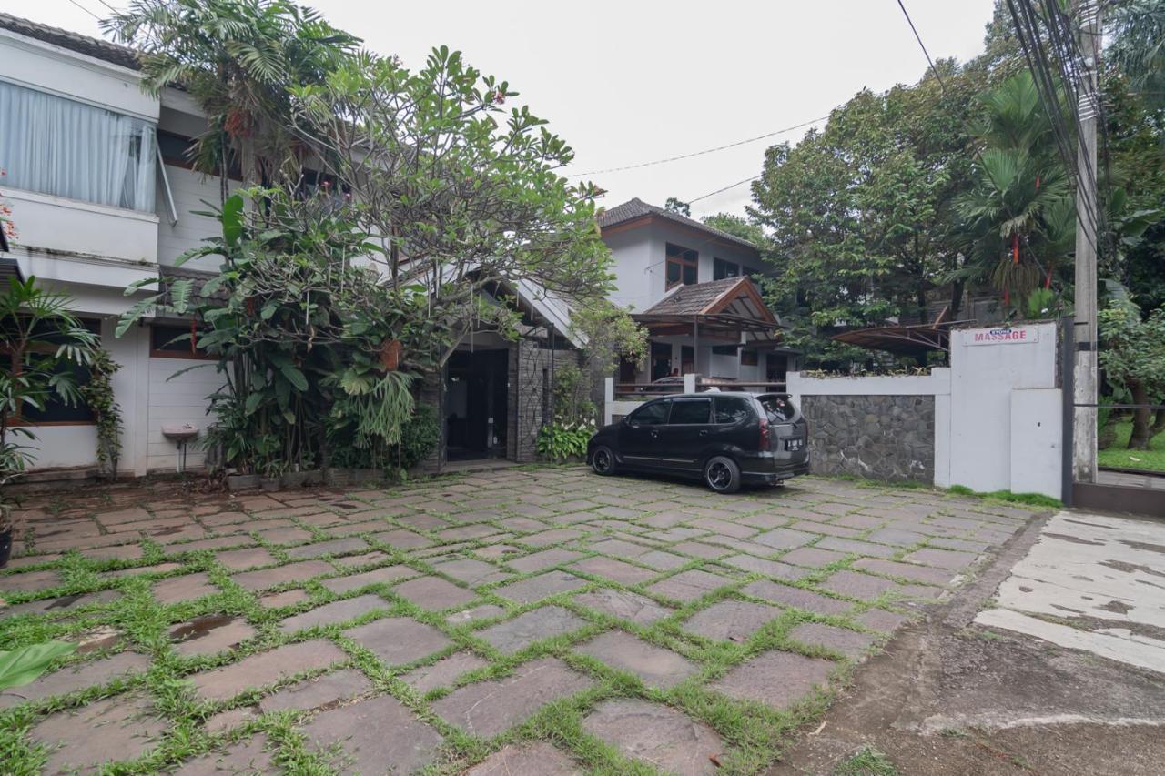 Imelda Residence Setrasari RedPartner Bandung Esterno foto