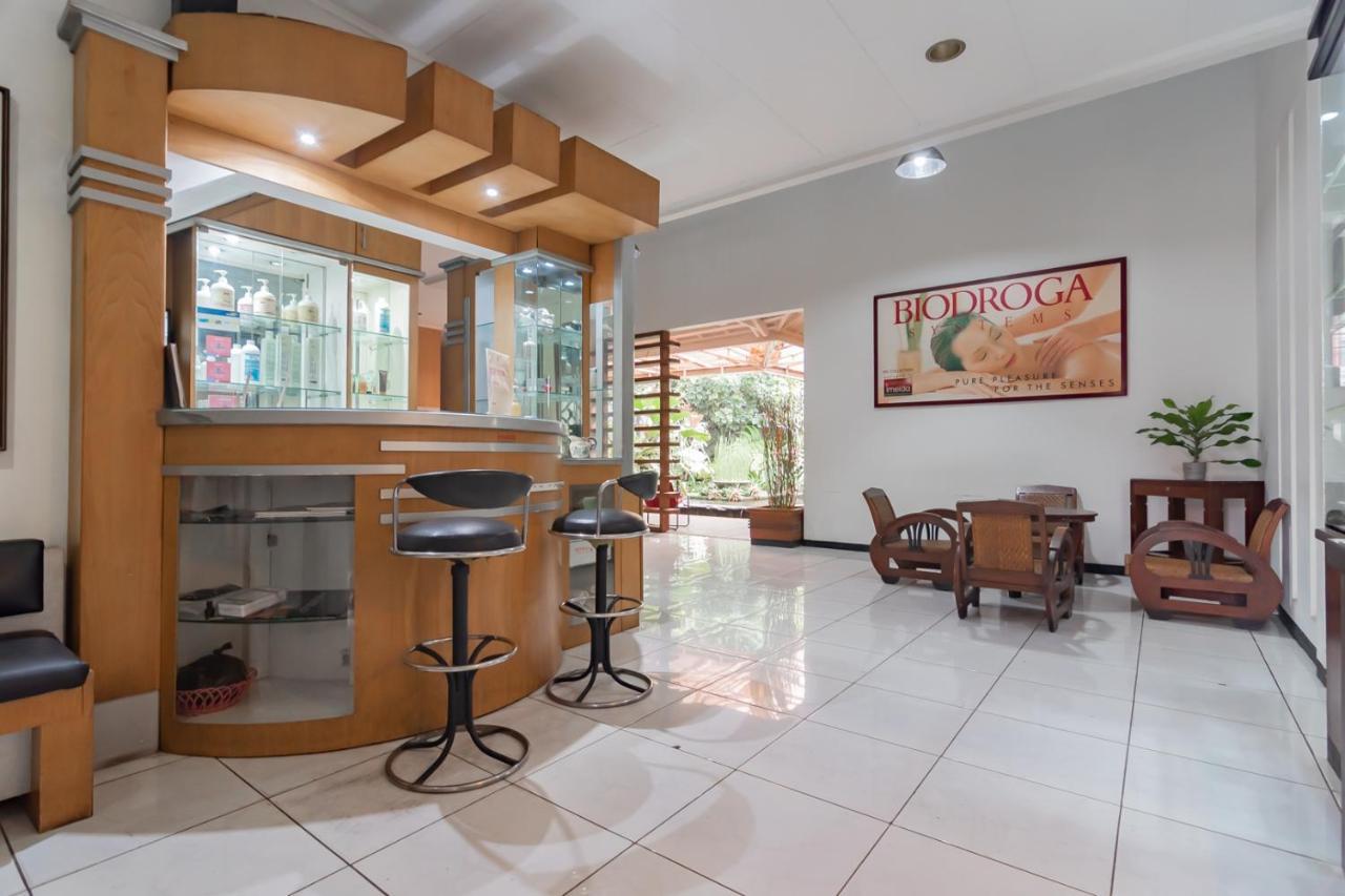 Imelda Residence Setrasari RedPartner Bandung Esterno foto