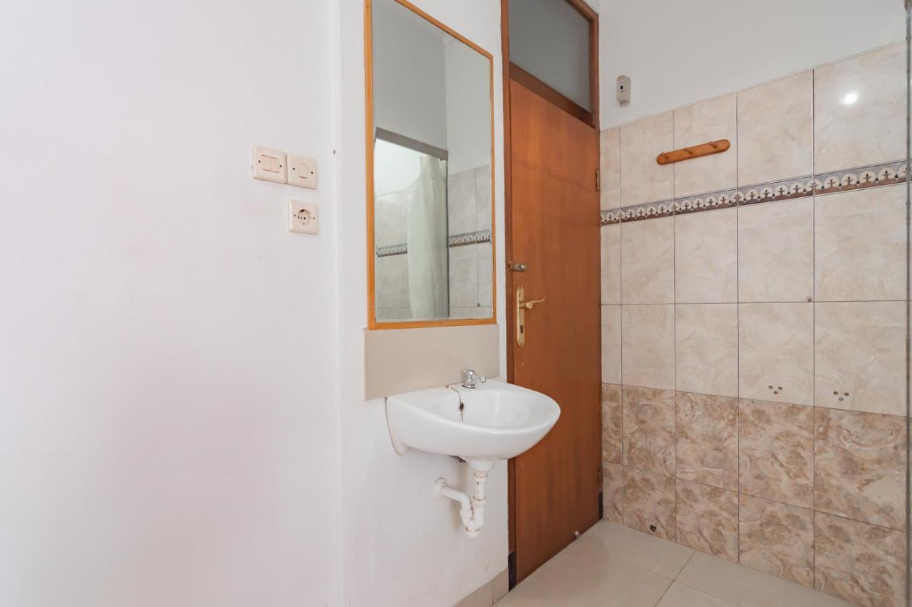 Imelda Residence Setrasari RedPartner Bandung Esterno foto